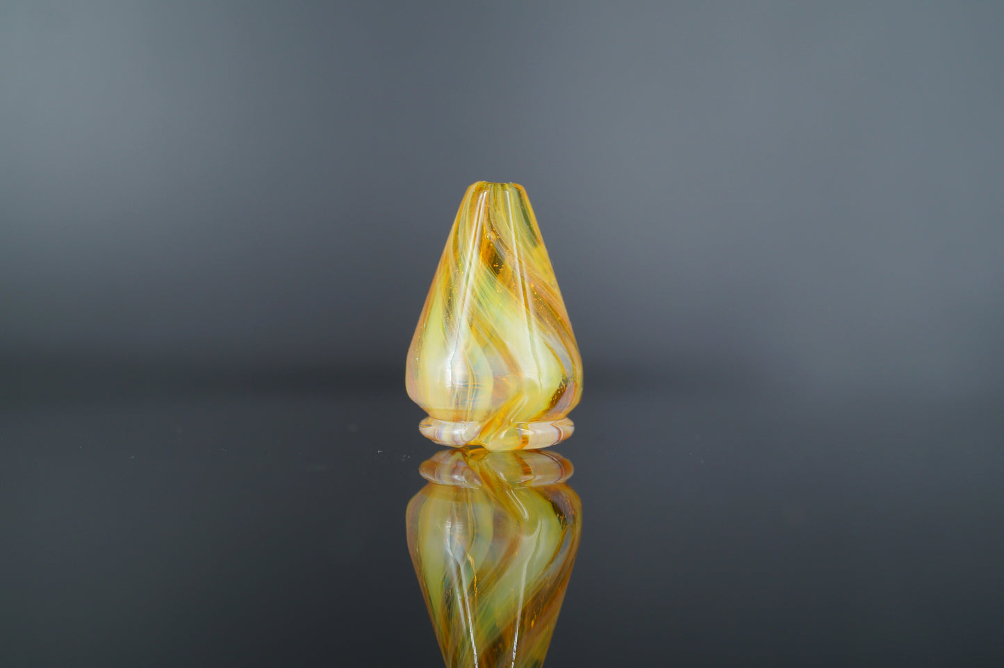 Pivot Spinner Top - Marbled Yellow Amber *UV*
